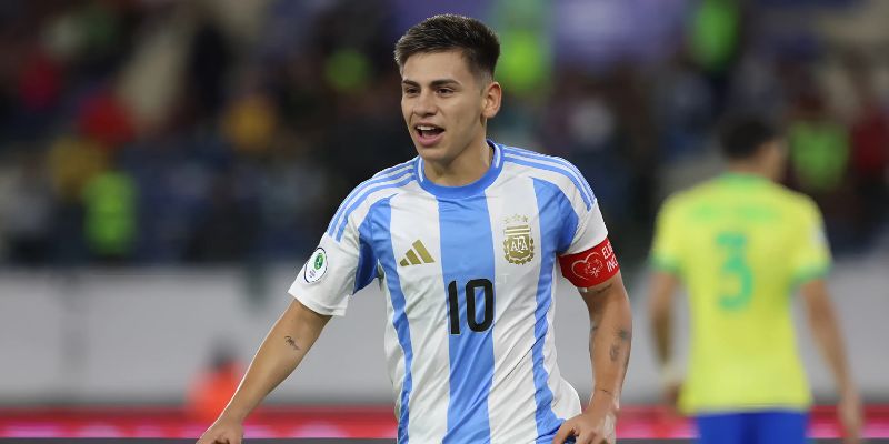 Claudio Echeverri: "Tiểu Messi" Mới Của Argentina Có Gì Đặc Biệt? 5 Claudio Echeverri với kĩ thuật chơi bóng sáng tạo